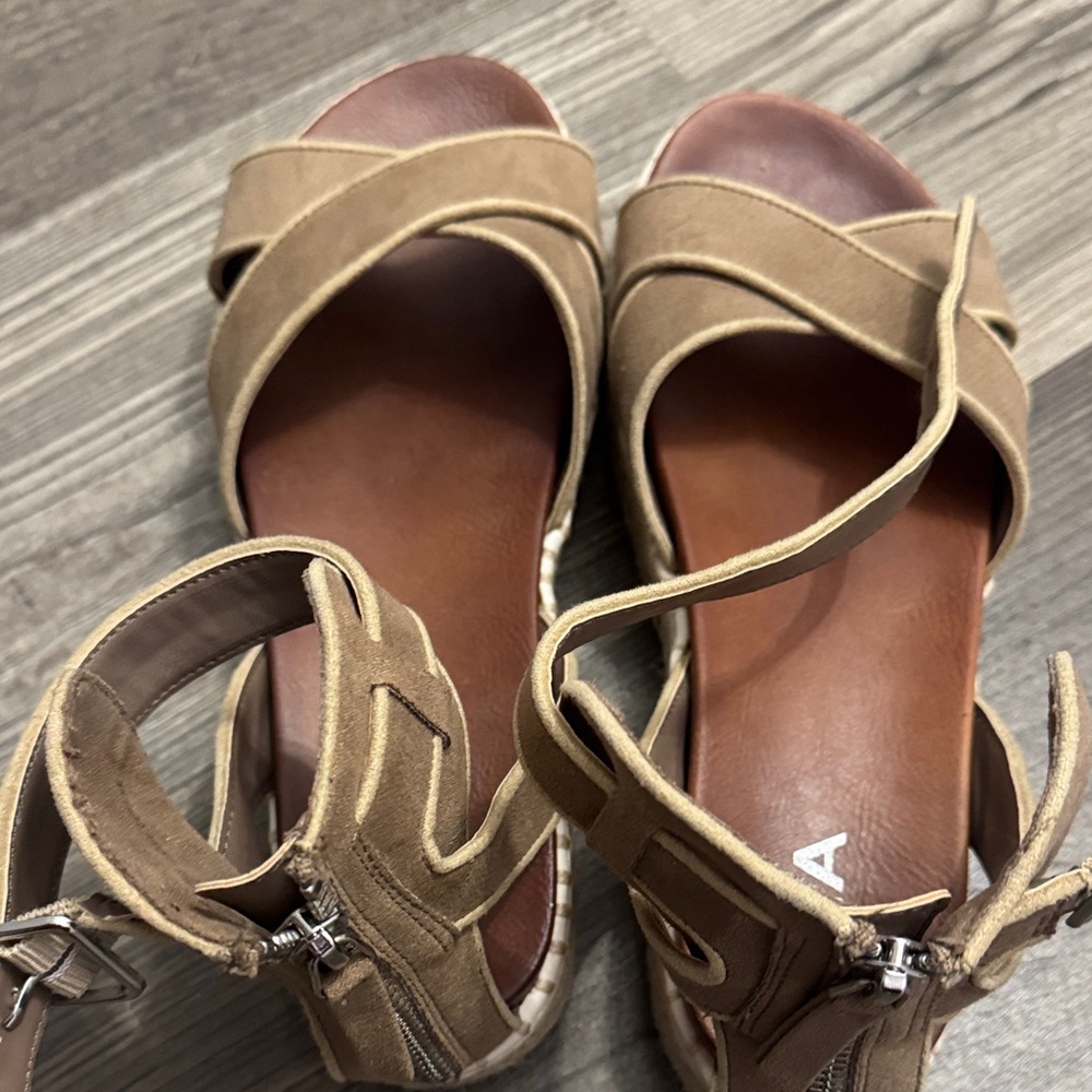 MIA Women's Brown Espadrille Sandals 7.5 - Picture 8 of 9